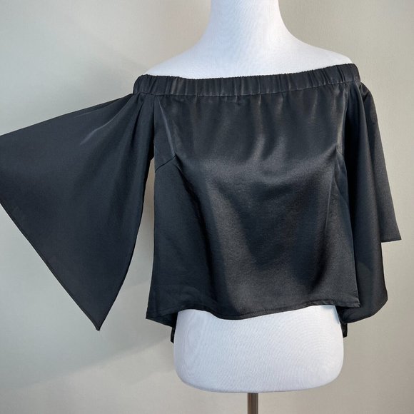 Seek The Label Crop Top XS Black Off Shoulder‎ Flowy Sleeve Back Slit Whimsigoth - Picture 10 of 10